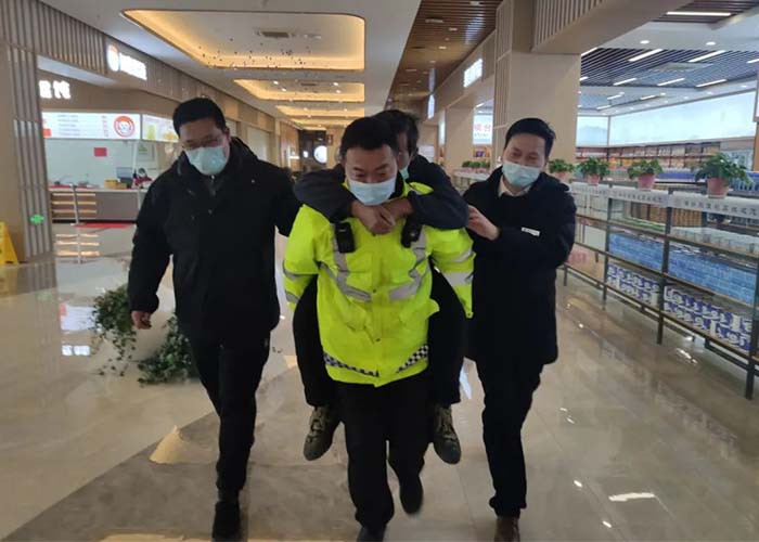 闫明明，为你的“虎背熊腰”点赞 !