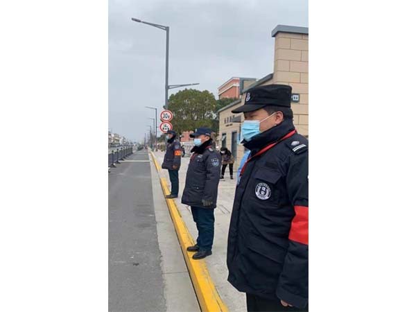 博立保安青年突击队鼎力维护核酸采样点现场秩序！